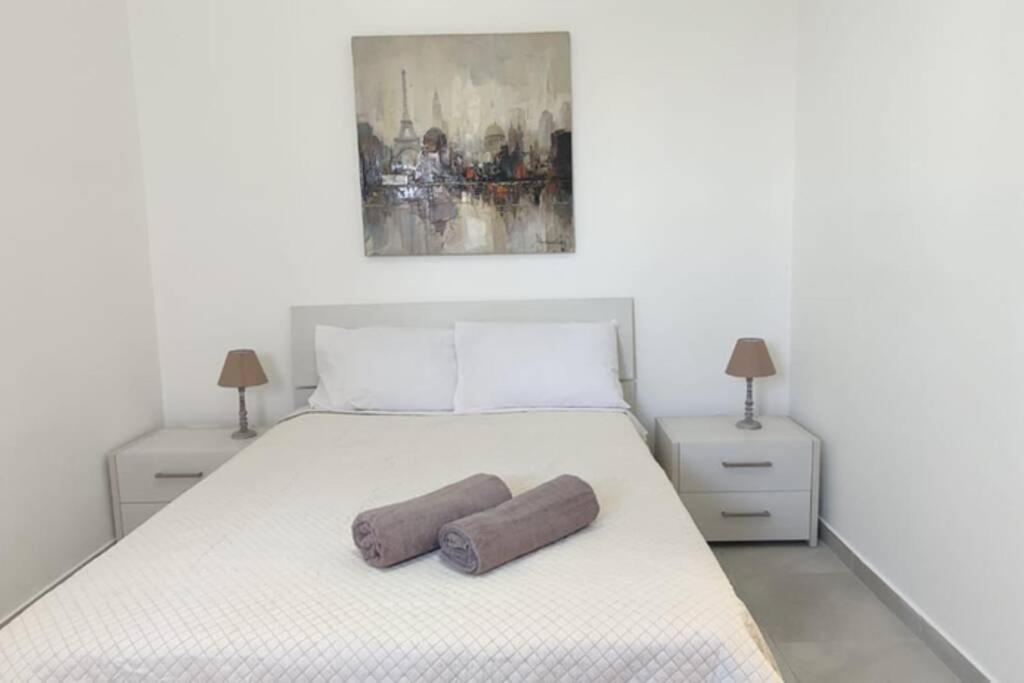 Brand New 3 Bedroom Apartment Close To The Sea Gzira Exteriör bild